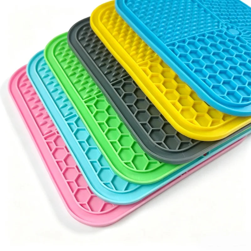Pet Slow Feeder Licking Mat Food Grade Silicone Strong Suction Cup