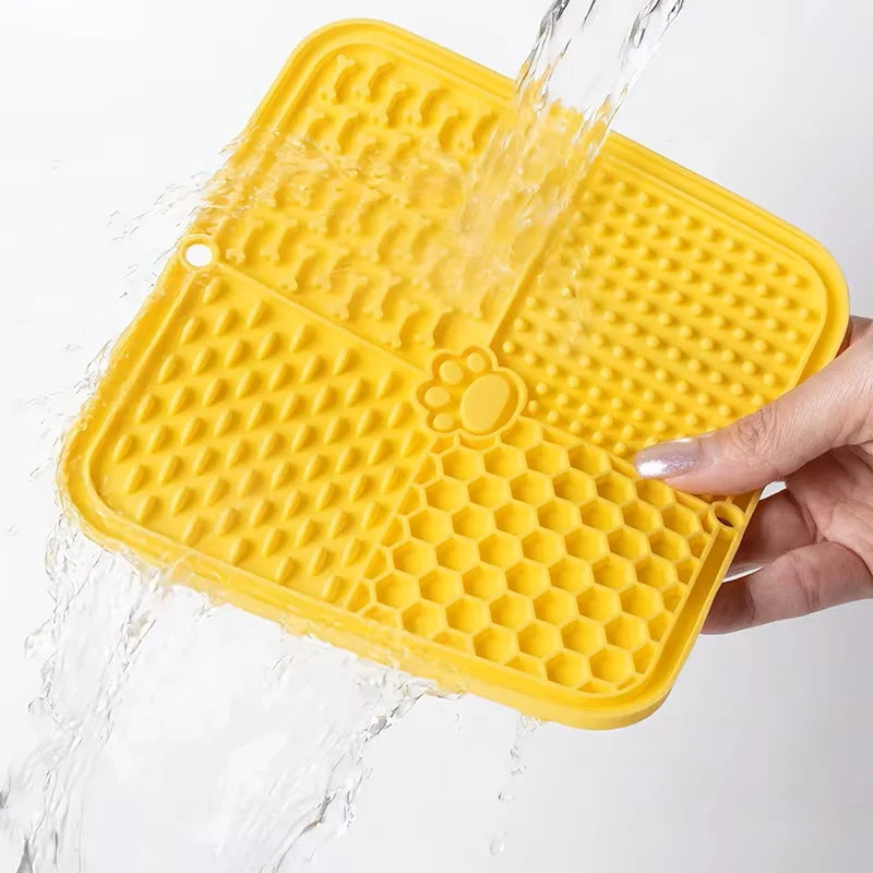 Pet Slow Feeder Licking Mat Food Grade Silicone Strong Suction Cup